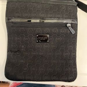 🟢🟢Michael Kors. Black crossbody bag.🟢🟢